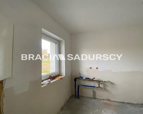 Nowoczesny dom z widokiem na staw, 5 sypialni!