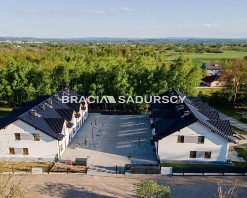 Narożny Segment w Rączneji– 90 m² + 20 m² Strychu