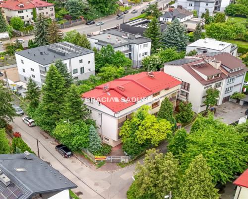 Wola Justowska, bliźniak, 4 kondygnacje, piwnica