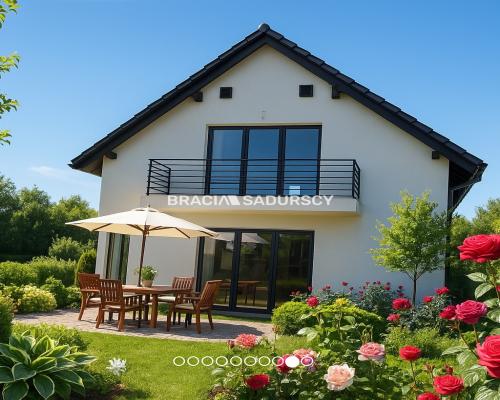 Domy 4 pokoje.  Rączna/Kaszów