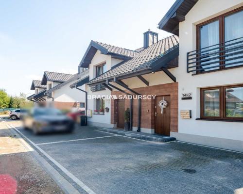 Wygodny dom z ogrodem w Skawinie.