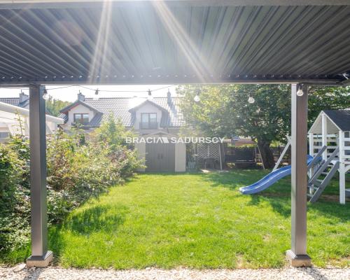 Wygodny dom z ogrodem w Skawinie.