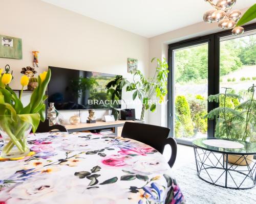 Zielona Oaza Nowoczesny Dom w Stylu Stodoły