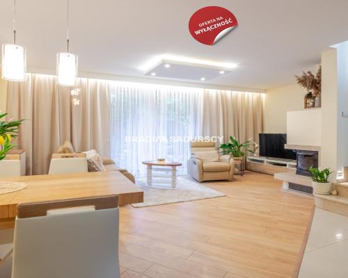 Dom z kominkiem i fotowoltaiką