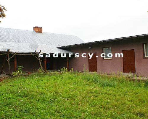 Działka 2100m2  z domem z dobudówką, razem 4 pokoje z kuchnią, łazienką, we wsi Niedźwiada Duża, ok. 15 km od Kazimierza Dolneg