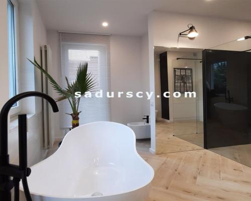 Pięknie wykończony, przestronny, skrajny dom szeregowy 285m2 na działce 358m2 w Józefosławiu, na obrzeżach Ursynowa.     
 
Now