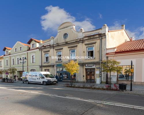 Kamienica w centrum Bochnii z ogrodem i parkingiem