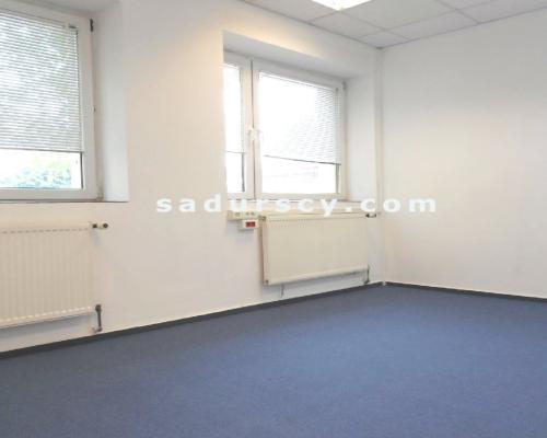 Niezależny obiekt biurowy    825m 2     na dużej działce 4600m2 na Ursynowie w Pyrach, z możliwością realizacji większych inwes