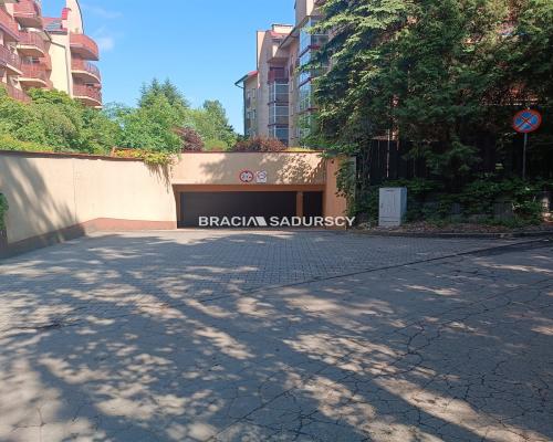 Miejsce postojowe  na oś. Podwawelskim w Krakowie