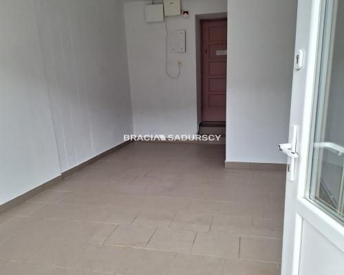 ZDJĘCIA W OGŁOSZENIU NALEŻĄ DO WŁAŚCICIELA OFERTY     
 
Grzeg&oacute;rzki - Kotlarska    
 
Oferujemy do najmu lokal o powierz