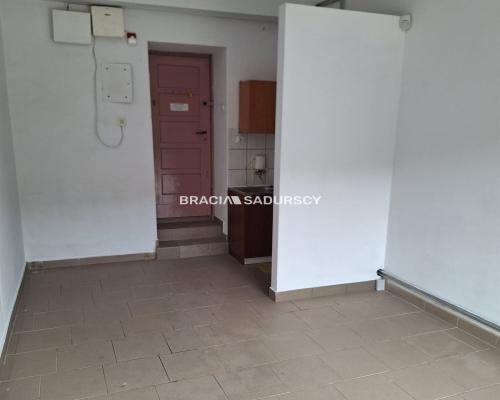 ZDJĘCIA W OGŁOSZENIU NALEŻĄ DO WŁAŚCICIELA OFERTY     
 
Grzeg&oacute;rzki - Kotlarska    
 
Oferujemy do najmu lokal o powierz