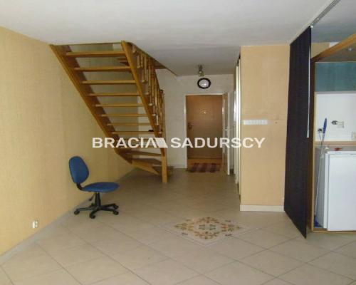 * Oferta zawiera zdjęcia właściciela oferty.   
 
  Duże, przestronne mieszkanie 5-cio pokojowe  z przeznaczeniem na cele biuro