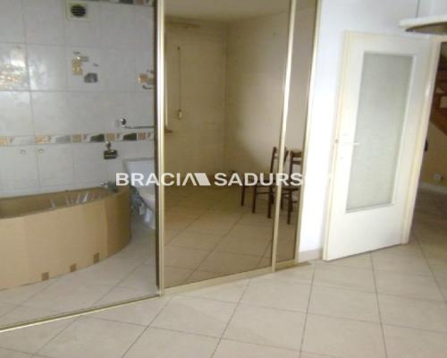 * Oferta zawiera zdjęcia właściciela oferty.   
 
  Duże, przestronne mieszkanie 5-cio pokojowe  z przeznaczeniem na cele biuro