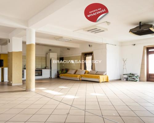 Lokal do wynajęcia w Centrum miejscowości Radzisz&oacute;w.   
Mam przyjemność zaoferować Państwu lokal do wynajęcia  o powierz