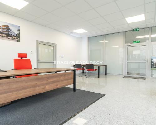 Lokal parterowy o powierzchni 65,51 m², Zakrzówek