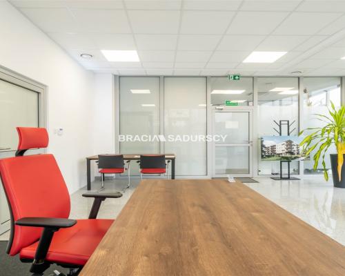 Lokal parterowy o powierzchni 65,51 m², Zakrzówek