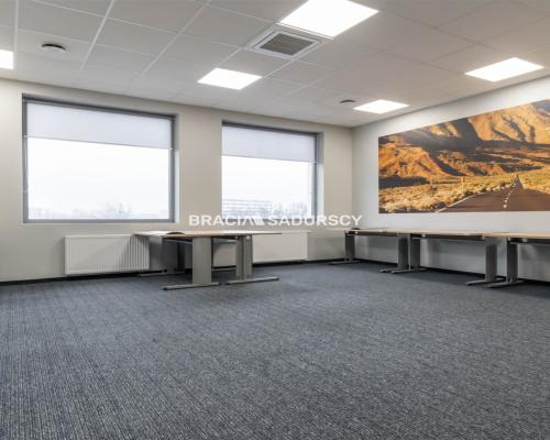Powierzchnia biurowa z parkingiem  - 400m2