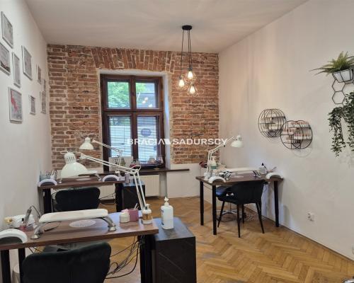 Lokal usługowy na parterze  - Dębniki