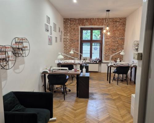 Lokal usługowy na parterze  - Dębniki