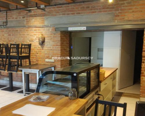 Do wynajęcia lokal parterowy handlowo-usługowy !!