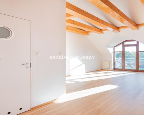 Mieszkanie z widokiem na zalew. Mydlniki.