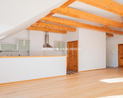 Mieszkanie z widokiem na zalew. Mydlniki.