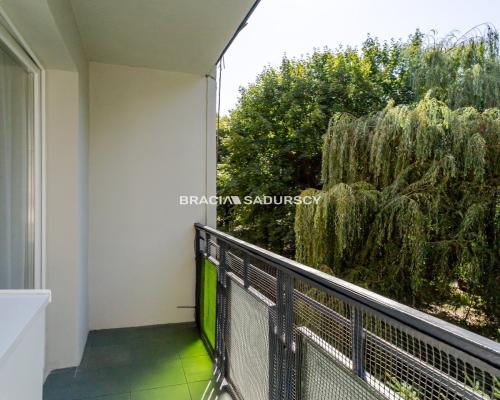 2 pok z balkonem - widok na zieleń.