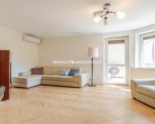 SŁONECZNE, ZADBANE 4-POKOJOWE W DOBREJ LOKALIZACJI