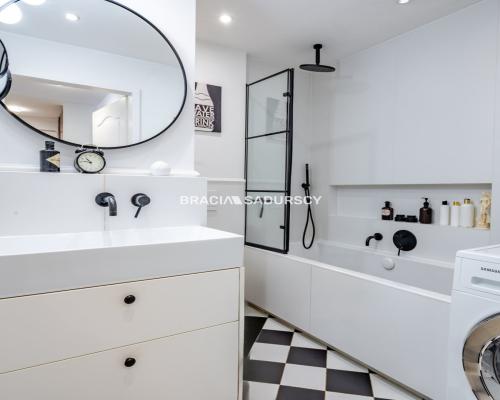 2-pok/bardzo przestronne/garderoba/garaz/piwnica