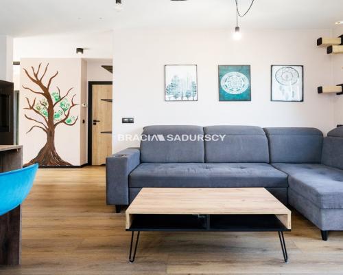 3 pok z ogródkiem w Modlnicy.