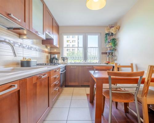 SŁONECZNE, ZADBANE 4-POKOJOWE W DOBREJ LOKALIZACJI