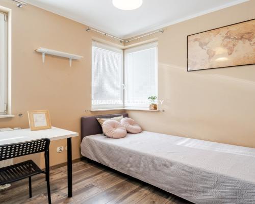 3 pok z osobną kuchnią - 29 Listopada.