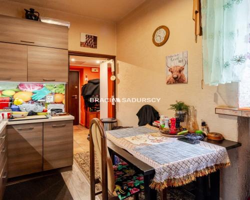 1 pok z oddzielną jasną kuchnią Grzegórzki