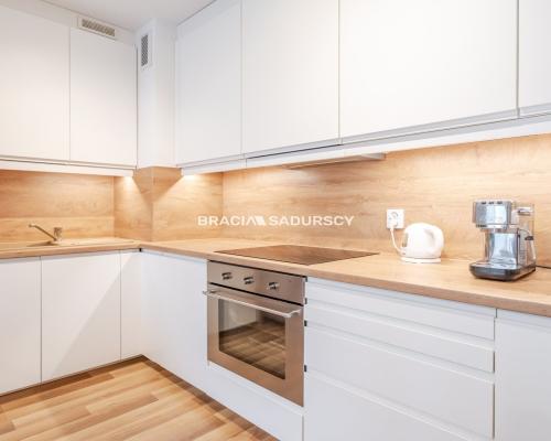 3 pok Wola Duchacka z tarasem i dużym ogródkiem