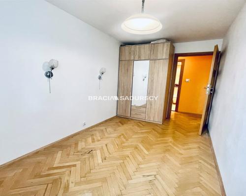 Sprzedam za gotówkę, Bronowicka. Dwa pokoje.