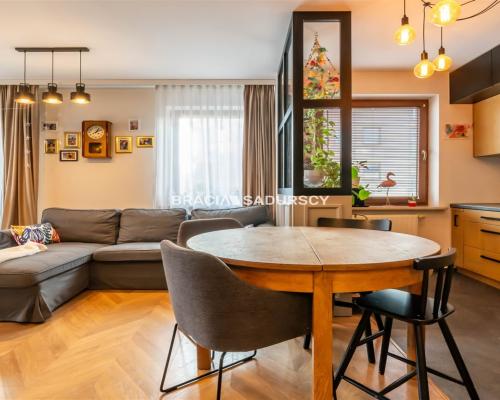 SŁONECZNE 3-POKOJOWE Z DUŻYM BALKONEM