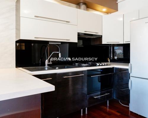 Zadbana Kawalerka z balkonem