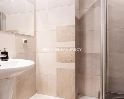 Zadbana Kawalerka z balkonem