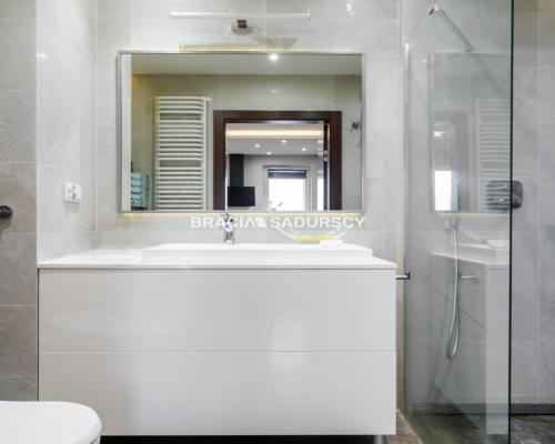 2 Pok z dużym balkonem al. 29 listopada.