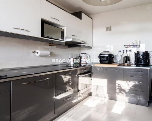 Dwupokojowe z osobną kuchnią. Ulica Felińskiego.