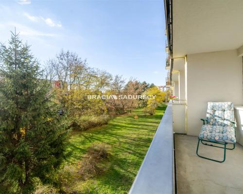 3niezalezne pokoje/2 balkony/2.piętro/do remontu