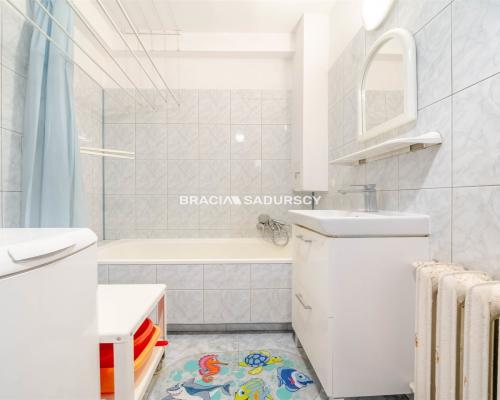 3niezalezne pokoje/2 balkony/2.piętro/do remontu