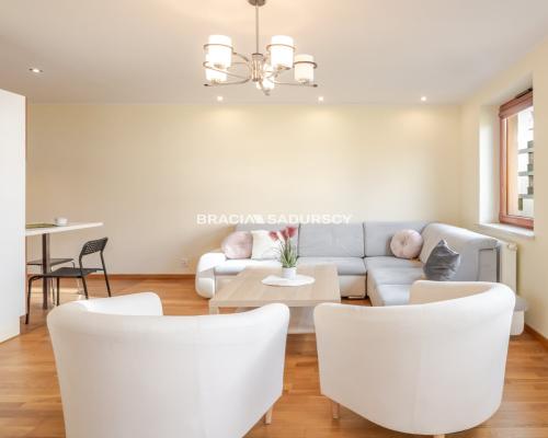 3-pok./Bronowice Małe/zamykany garaż/ul.Głowackieg