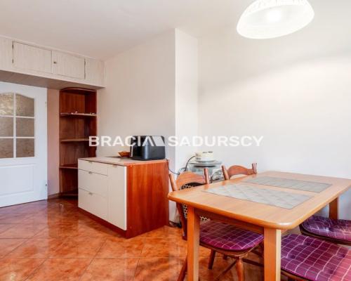 Przytulne 2 pok z osobną Kuchnią os. Oświecenia.