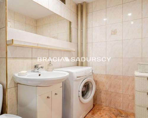 Przytulne 2 pok z osobną Kuchnią os. Oświecenia.