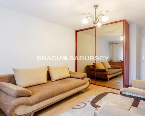 Przytulne 2 pok z osobną Kuchnią os. Oświecenia.