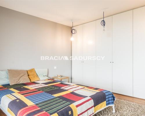 Atrakcyjny Apartament w Krakowie   
          KROWODRZA  GÓRKA- panorama/balkon-taras 22 m2  
 
Oferujemy na sprzedaż bardzo at
