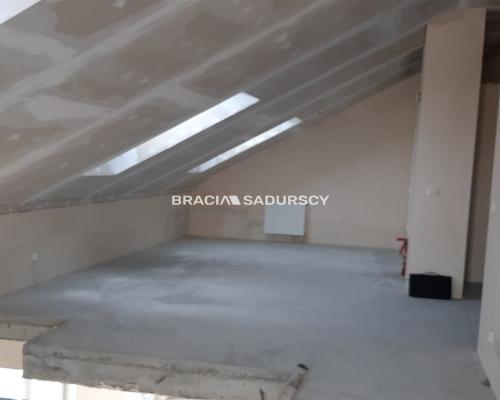 Dwupoziomowe mieszkanie, Wieliczka os. Klasno