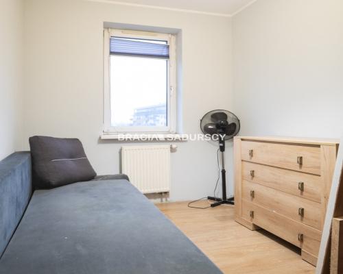 Narożne 3-pokojowe mieszkanie z balkonem!