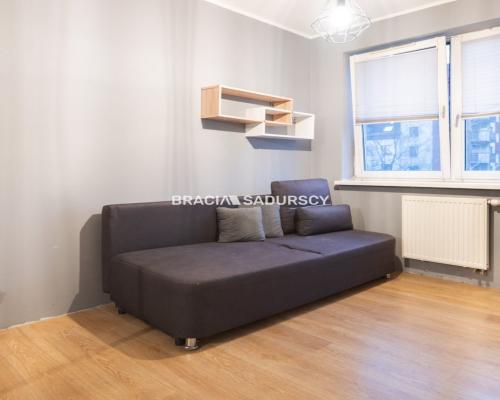 Narożne 3-pokojowe mieszkanie z balkonem!